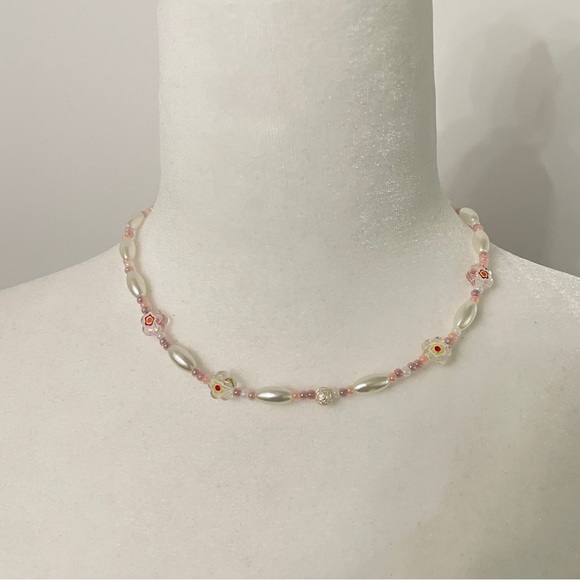 Handmade cute faux pearl flower y2k beaded necklace - Picture 3 of 3